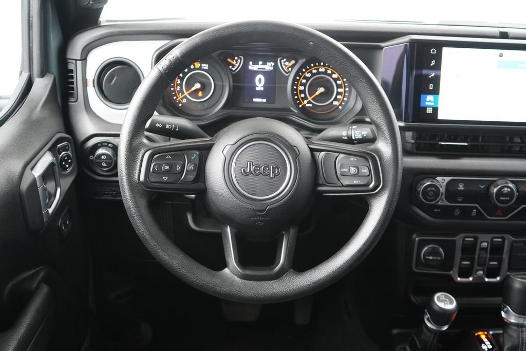 Used 2024 Jeep Gladiator Sport AWD/4WD image 11