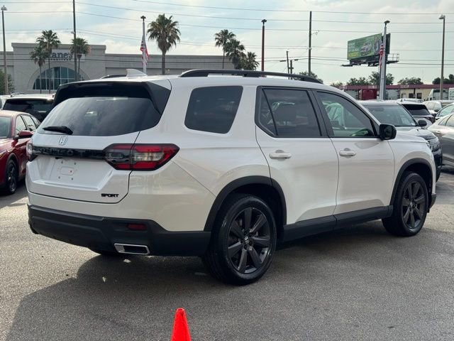 Used 2025 Honda Pilot Sport image 4