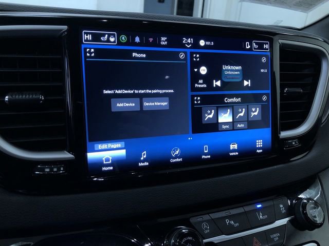 Used 2025 Chrysler Pacifica Select image 29