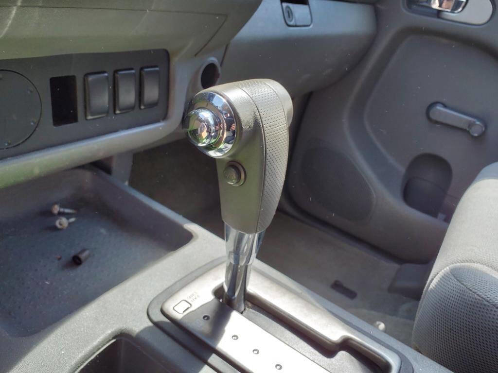 Used 2013 Nissan Frontier S image 17