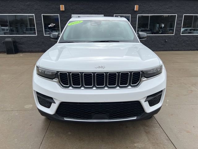 Certified 2023 Jeep Grand Cherokee Laredo w/ Luxury Tech Group I image 2