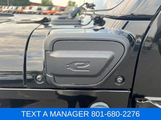 Used 2021 Jeep Wrangler Unlimited Rubicon 4xe w/ Cold Weather Group AWD/4WD image 15
