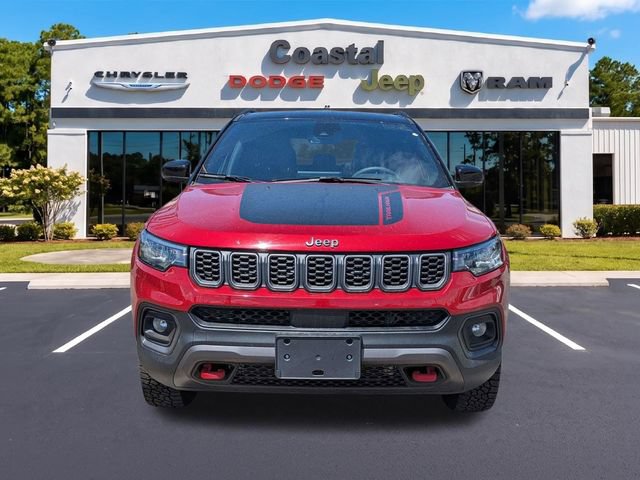 Used 2025 Jeep Compass Trailhawk AWD/4WD image 9