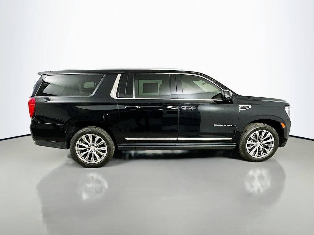 Used 2021 GMC Yukon XL Denali w/ Denali Premium Package image 7