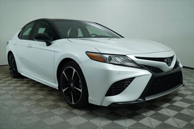 Used 2018 Toyota Camry XSE FWD image 2