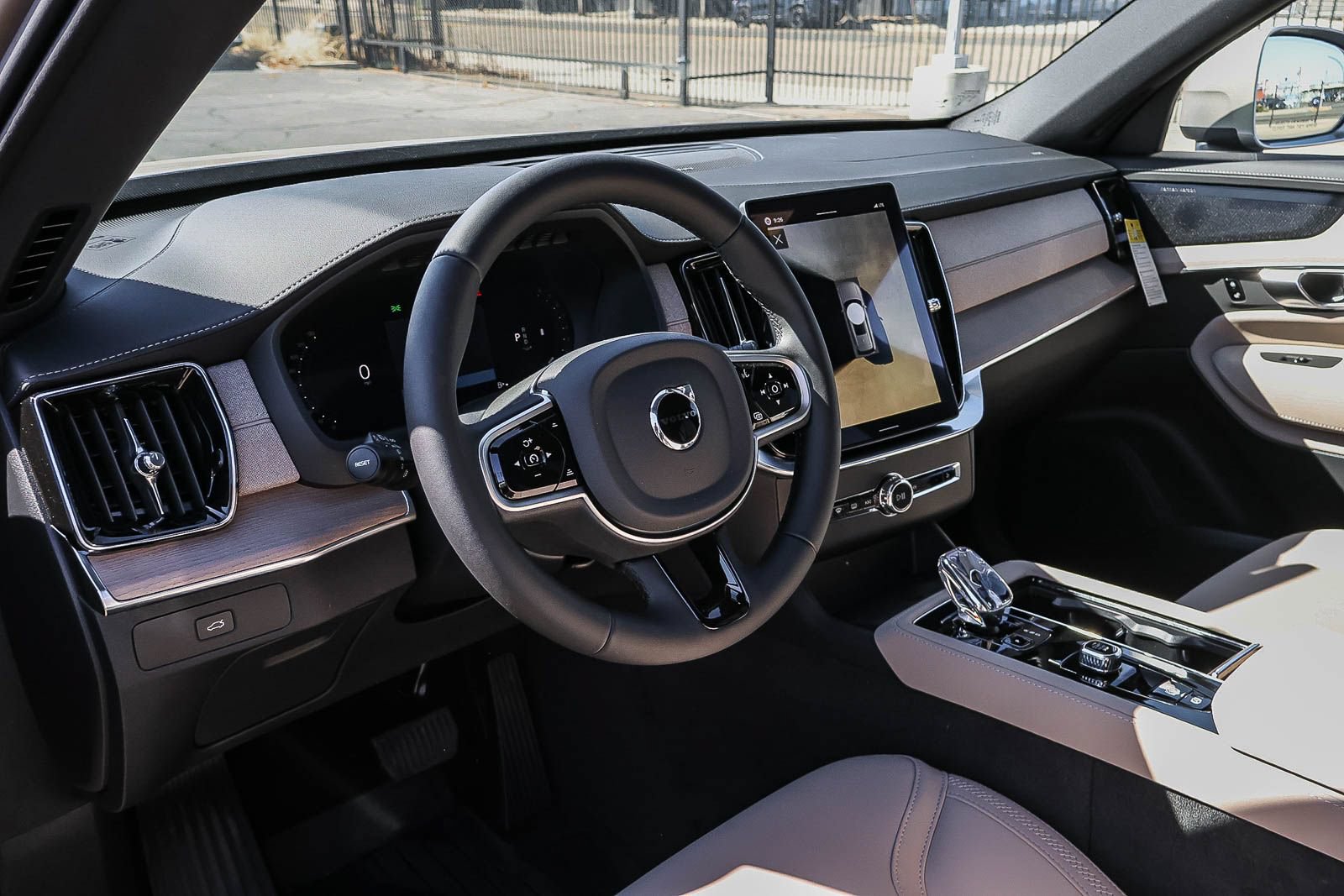 New 2026 Volvo XC90 B5 Plus w/ Protection Package AWD/4WD image 26