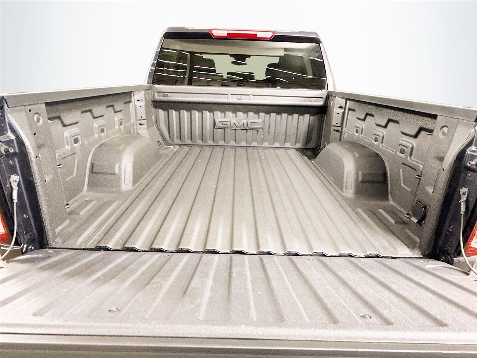 Used 2025 GMC Sierra 1500 SLE image 18