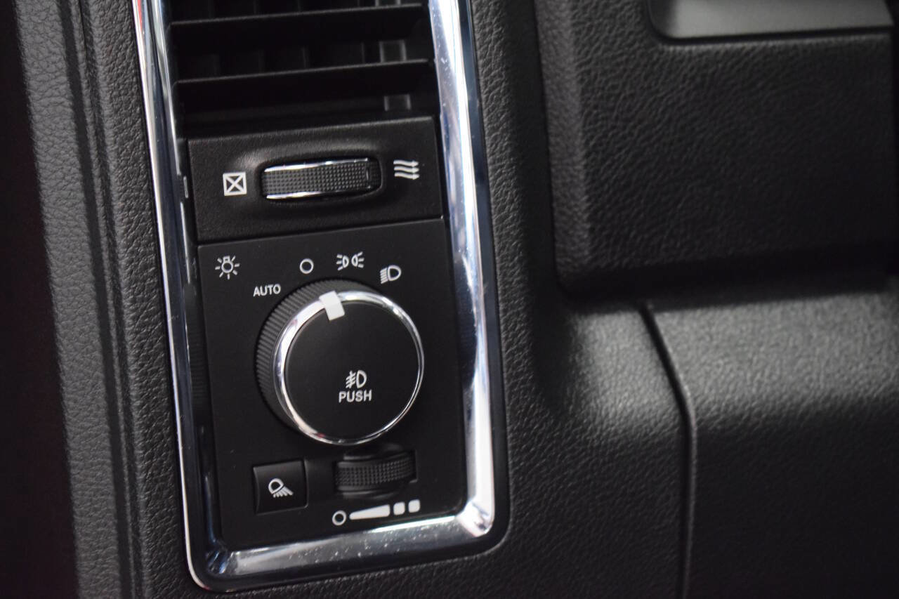 Used 2016 RAM 1500 Laramie w/ Convenience Group image 88