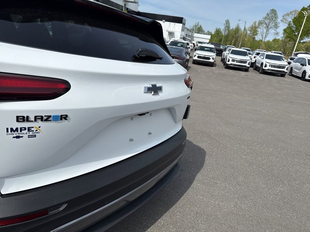 Used 2024 Chevrolet Blazer EV AWD Police image 28
