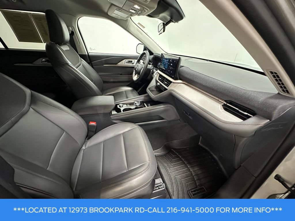 Used 2025 Ford Explorer Active w/ Active Comfort Package AWD/4WD image 27