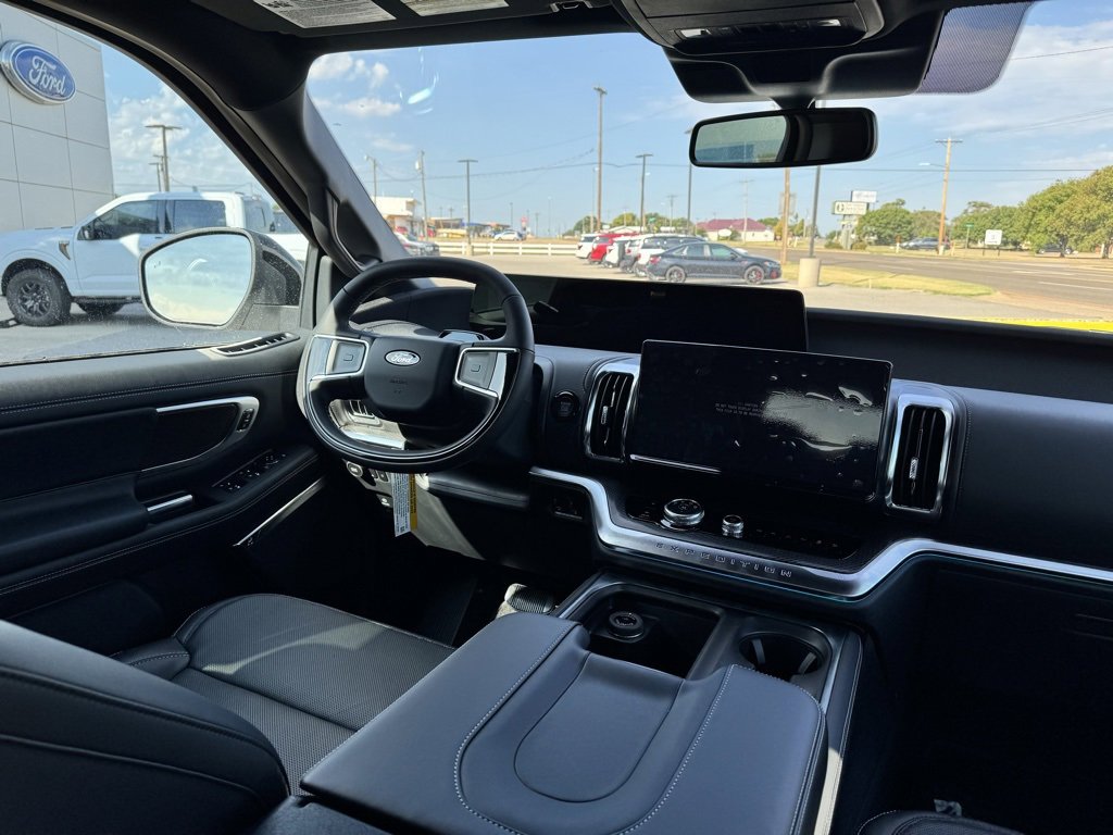 New 2025 Ford Expedition Platinum image 18