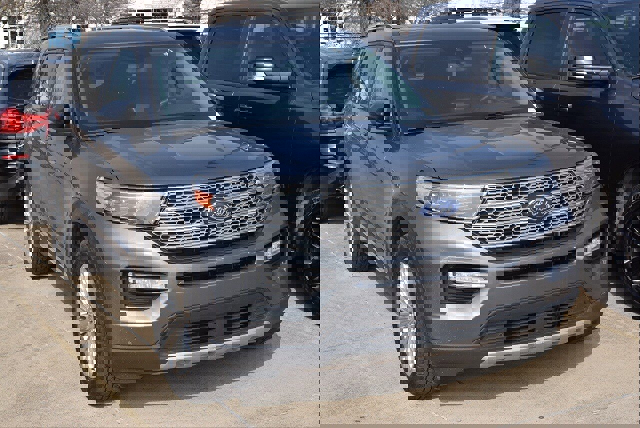 Certified 2023 Ford Explorer Limited w/ Limited Technology Package image 4