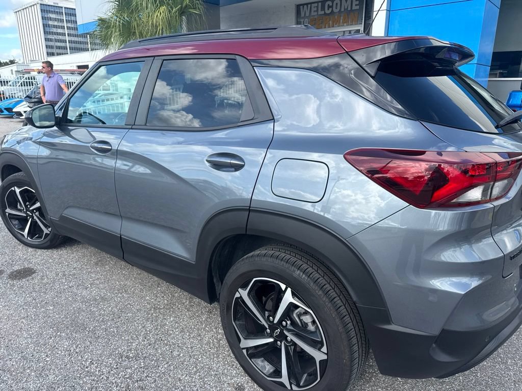 Used 2022 Chevrolet TrailBlazer RS w/ Technology Package FWD image 8