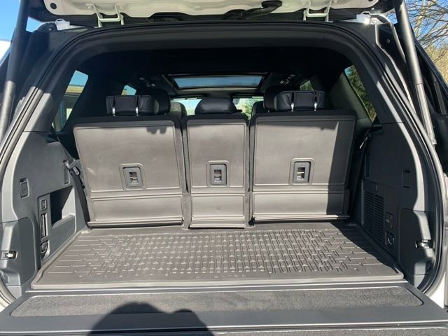 New 2026 Lincoln Navigator Reserve w/ Jet Appearance Package image 5