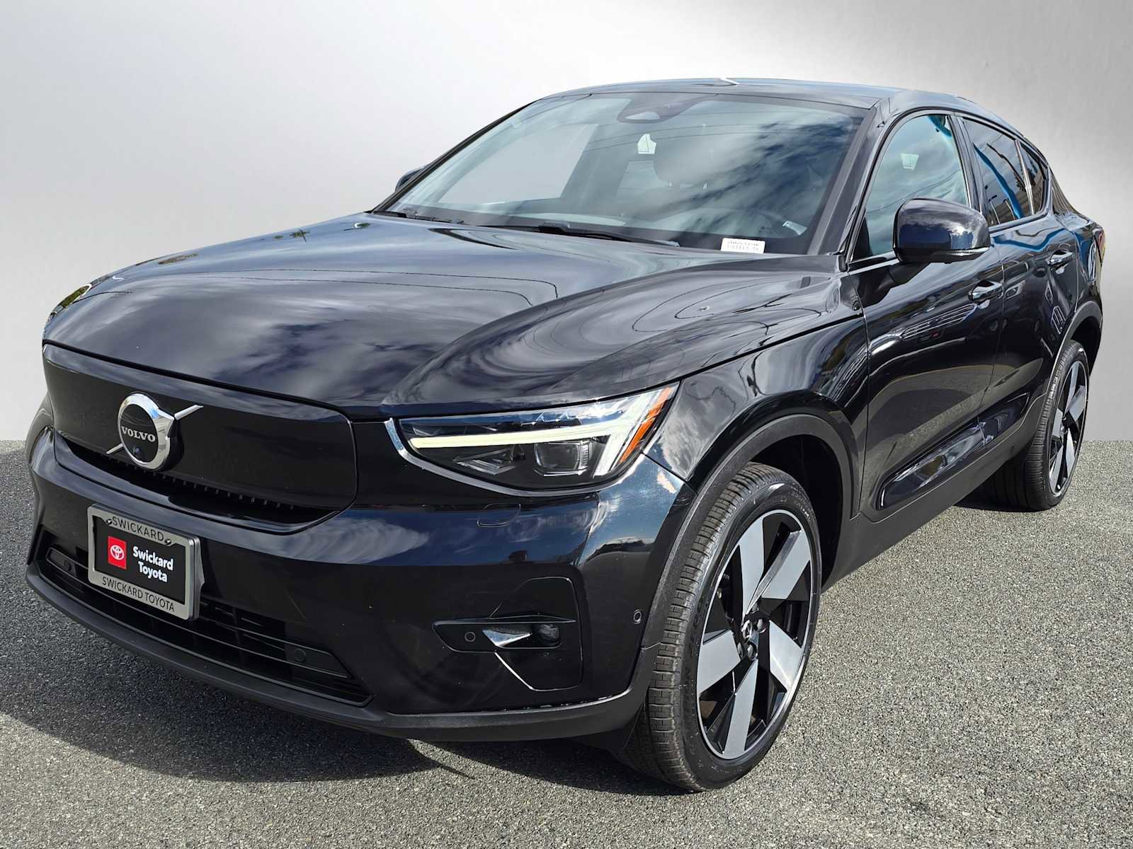 Used 2023 Volvo C40 P8 Recharge Ultimate image 8