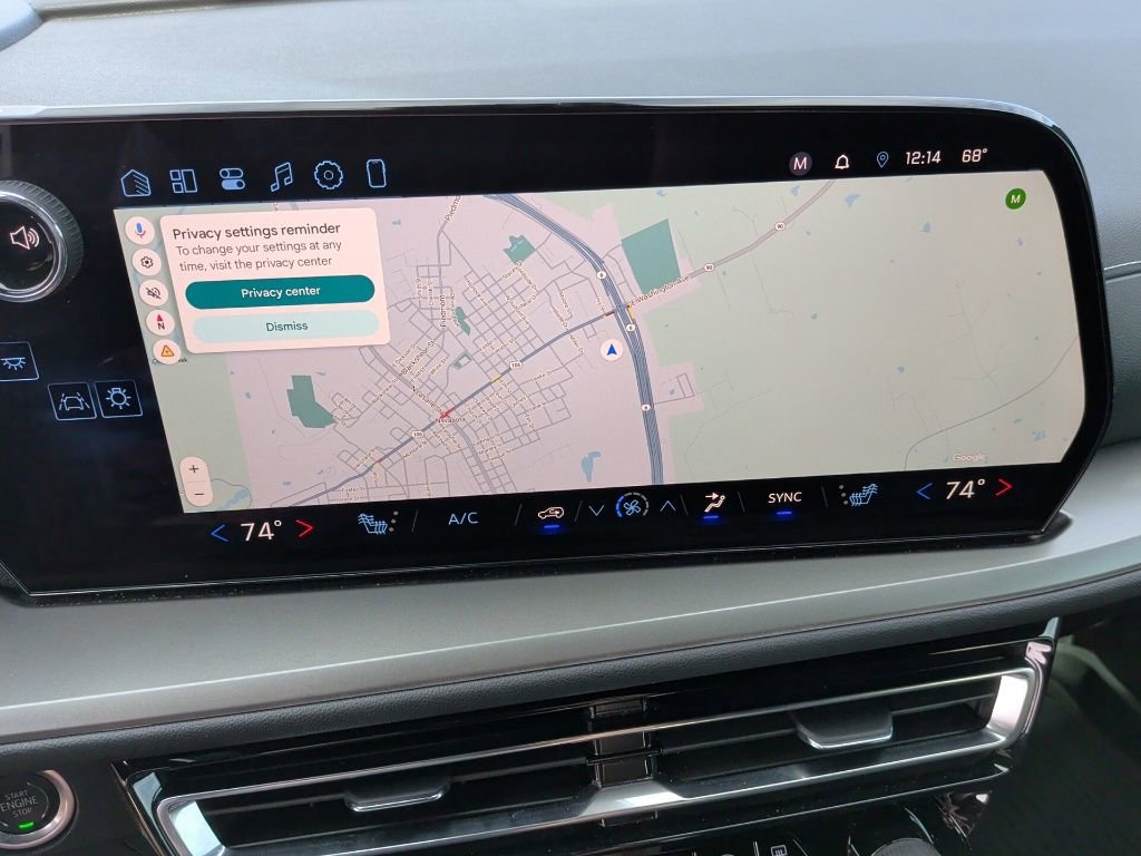 Used 2025 Chevrolet Traverse LT w/ Driver Confidence Package image 24