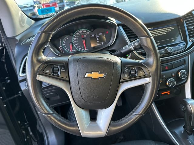 Used 2019 Chevrolet Trax LT w/ LT Convenience Package image 17