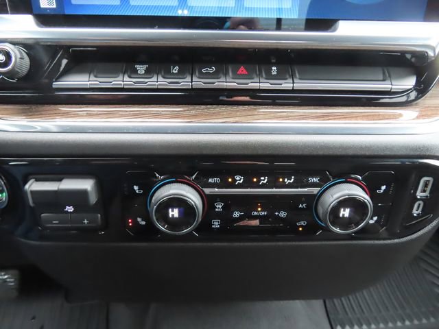 Used 2024 Chevrolet Silverado 2500 LT w/ Convenience Package image 33