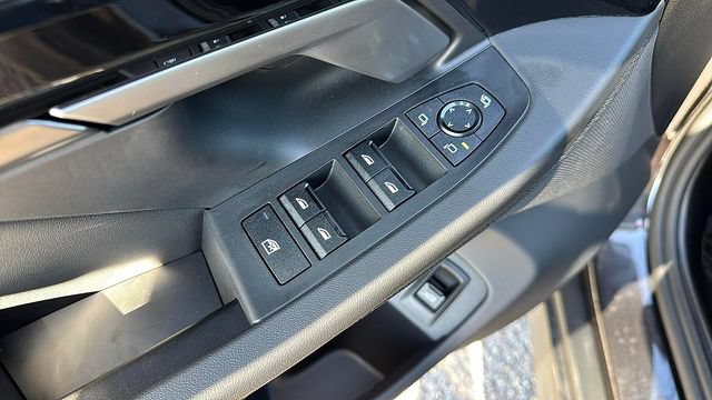 Certified 2025 BMW 530i xDrive w/ Premium Package AWD/4WD image 17