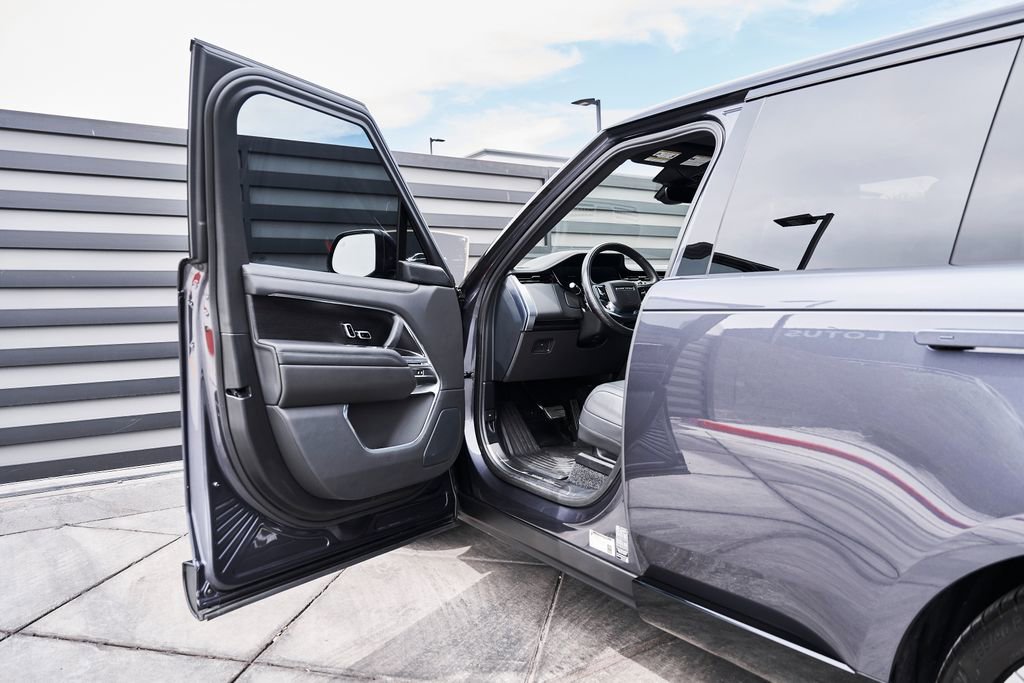 Used 2025 Land Rover Range Rover SE AWD/4WD image 28