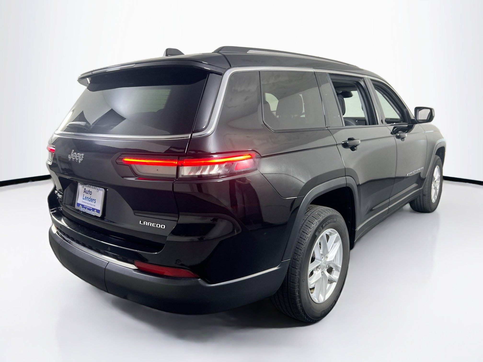 Used 2023 Jeep Grand Cherokee L Laredo AWD/4WD image 5