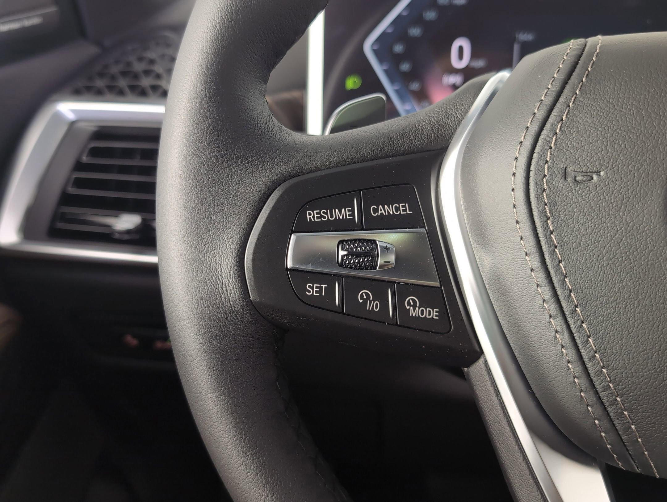 Used 2026 BMW X5 sDrive40i w/ Premium Package image 14