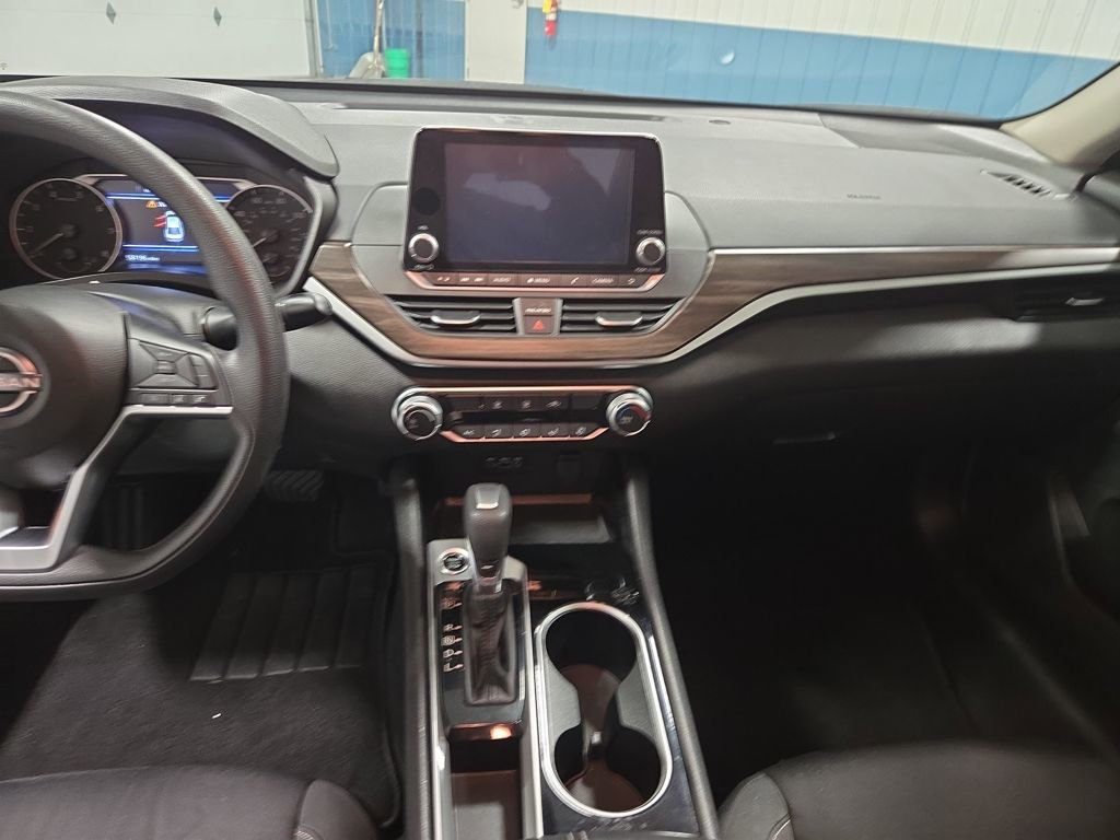 Used 2024 Nissan Altima 2.5 SV image 13