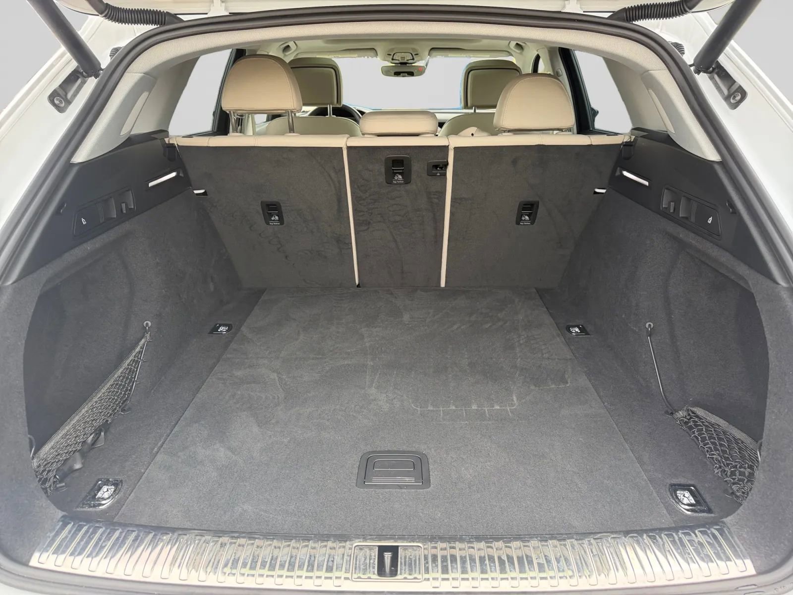 Used 2019 Audi e-tron Prestige AWD/4WD image 29