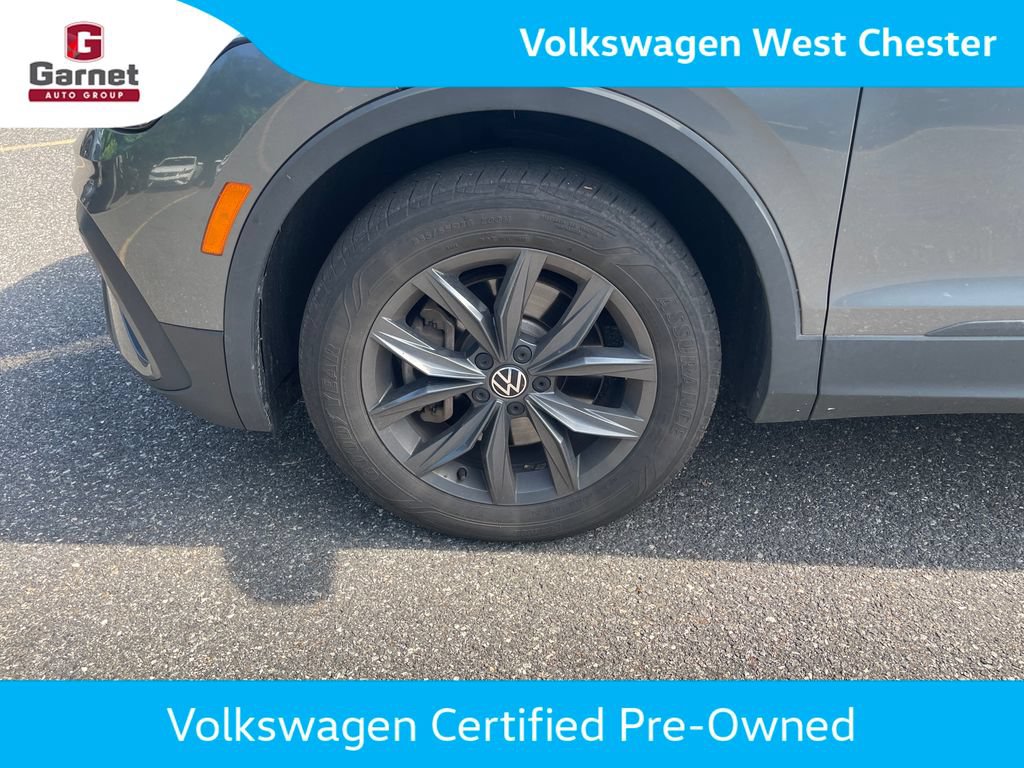 Certified 2023 Volkswagen Tiguan SE w/ Panoramic Sunroof Package AWD/4WD image 12