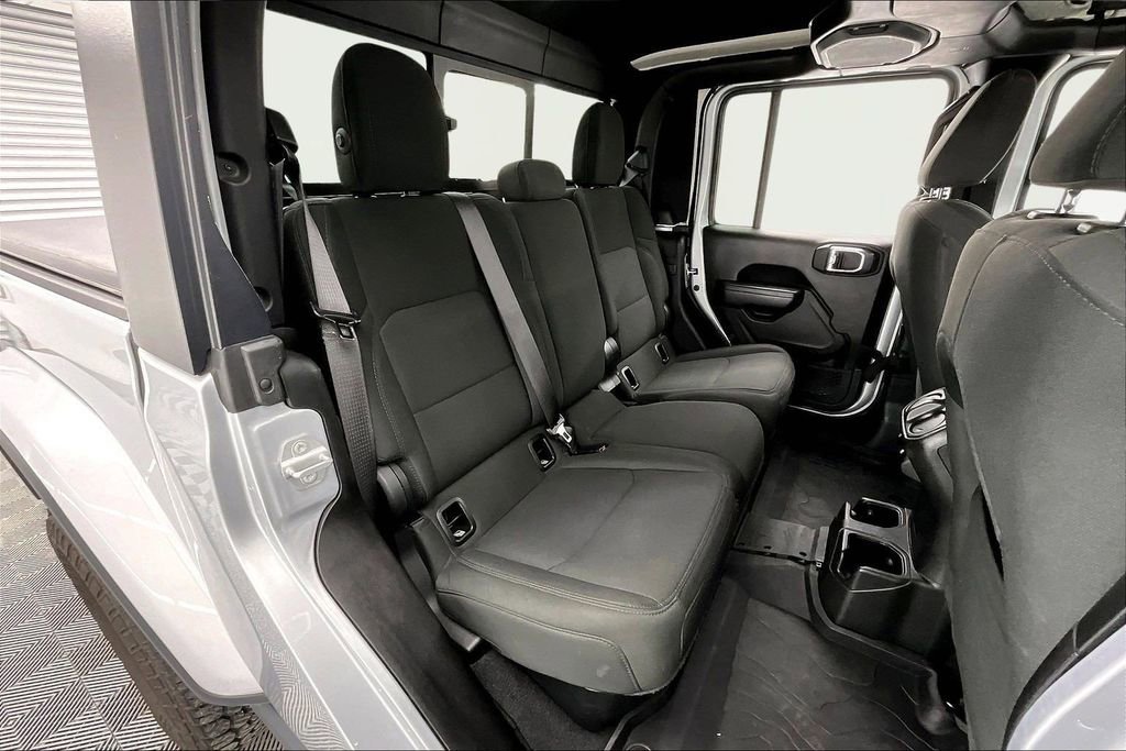 Used 2022 Jeep Gladiator Willys image 28