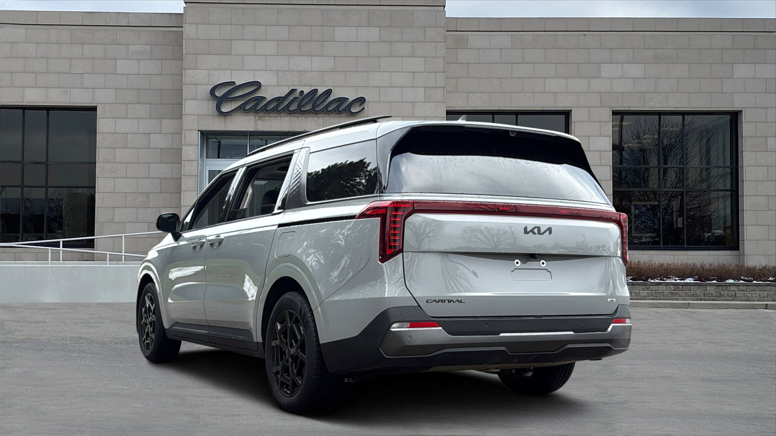 Used 2025 Kia Carnival SX Prestige image 4