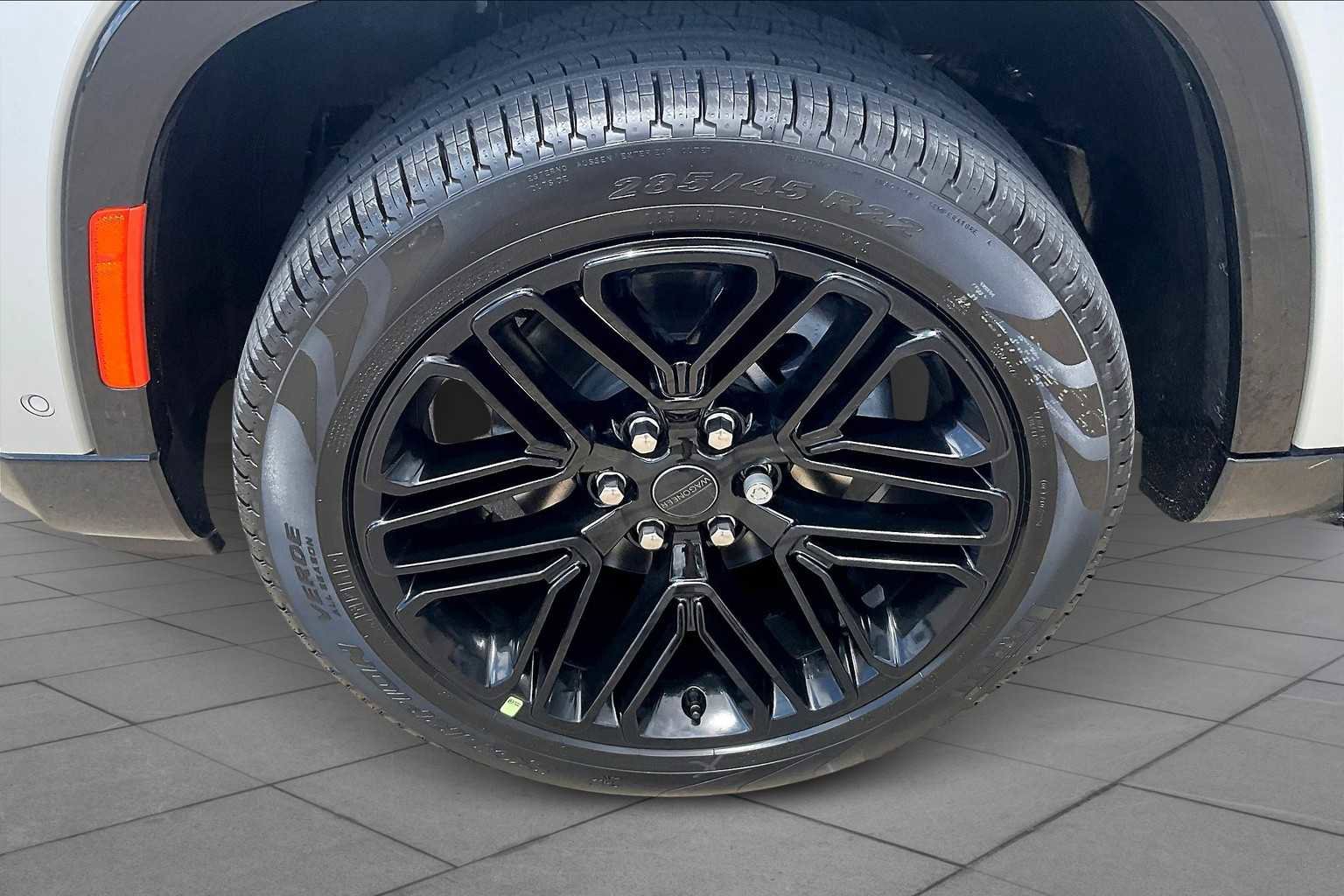 New 2025 Jeep Wagoneer L Series II w/ Convenience Group I image 11