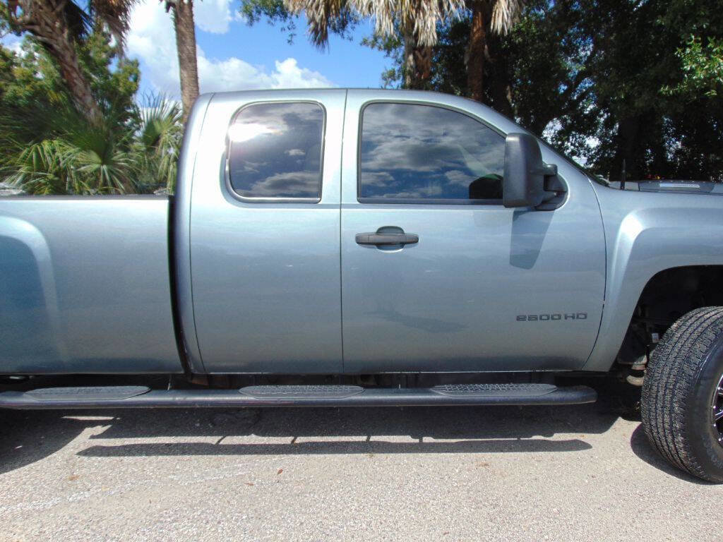 Used 2013 Chevrolet Silverado 2500 LT w/ Interior Plus Package image 3