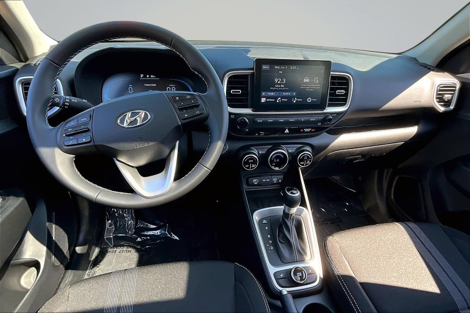 New 2026 Hyundai Venue SEL FWD image 4