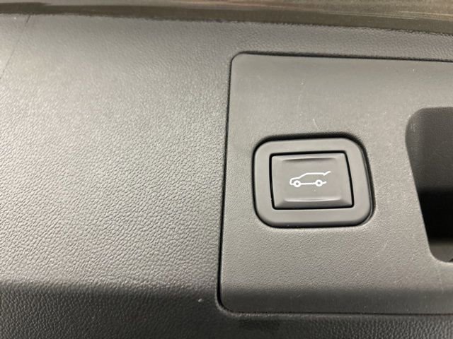 Used 2024 Cadillac XT5 Sportv image 34