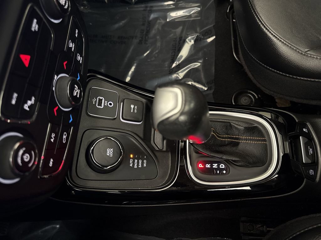 Used 2017 Jeep Compass Limited w/ Navigation Group AWD/4WD image 21