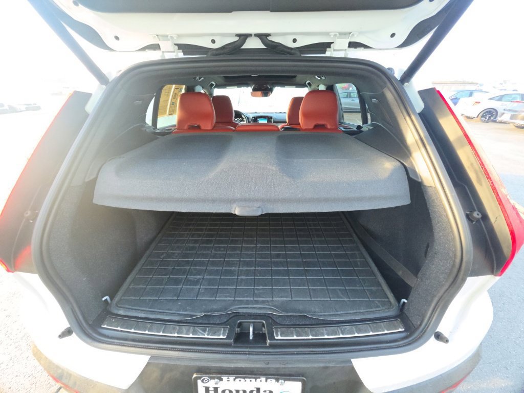 Used 2019 Volvo XC40 T4 Inscription FWD image 29