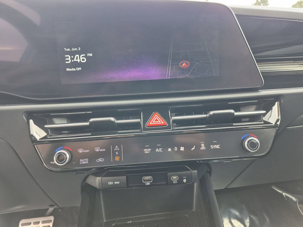 Used 2024 Kia Niro Wave FWD image 10