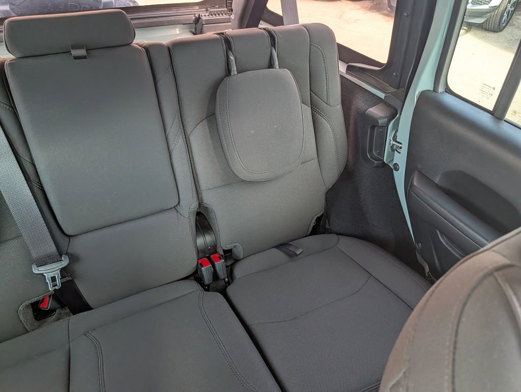 Used 2023 Jeep Wrangler Unlimited w/ Cold Weather Group image 26