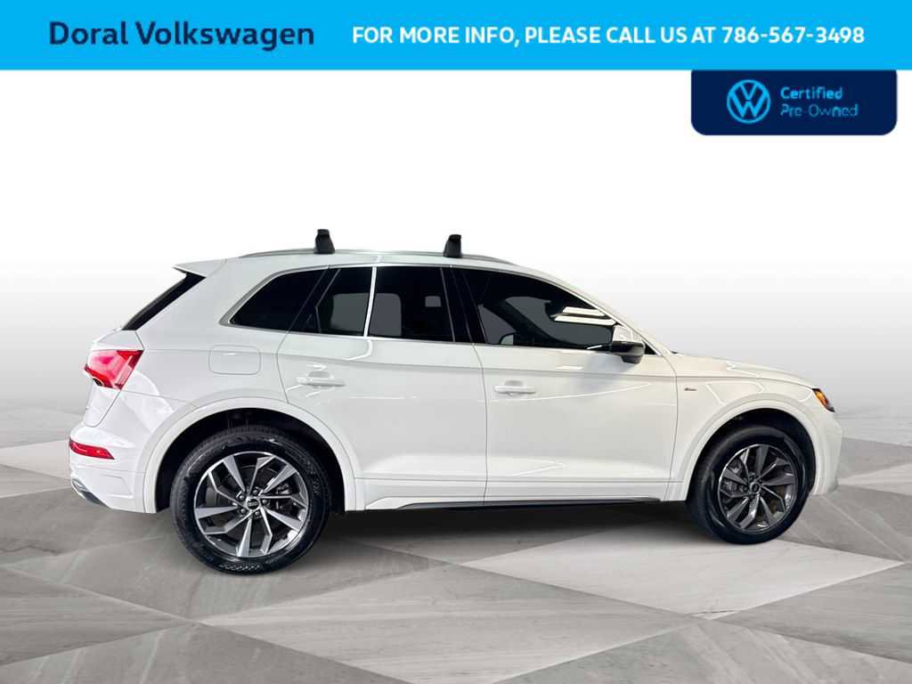 Used 2023 Audi Q5 2.0T Premium w/ Convenience Package image 9