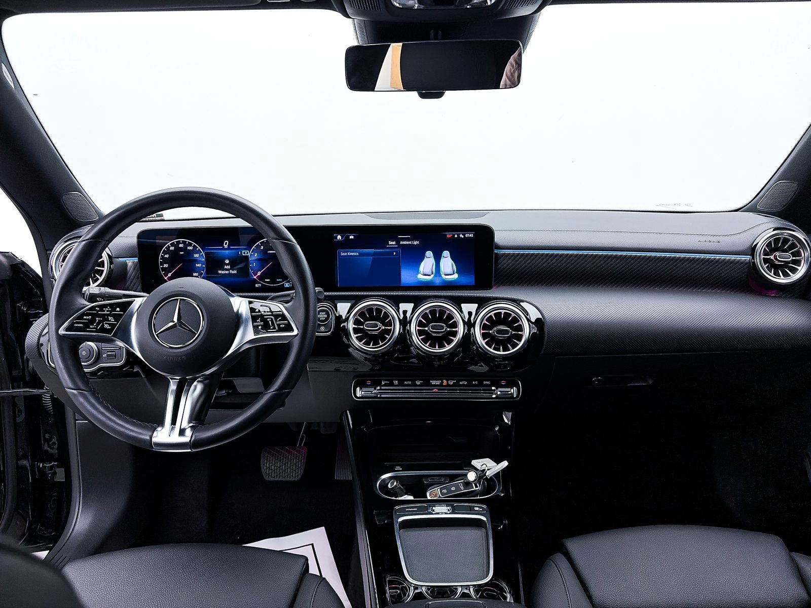 Used 2024 Mercedes-Benz CLA 250 4MATIC image 27