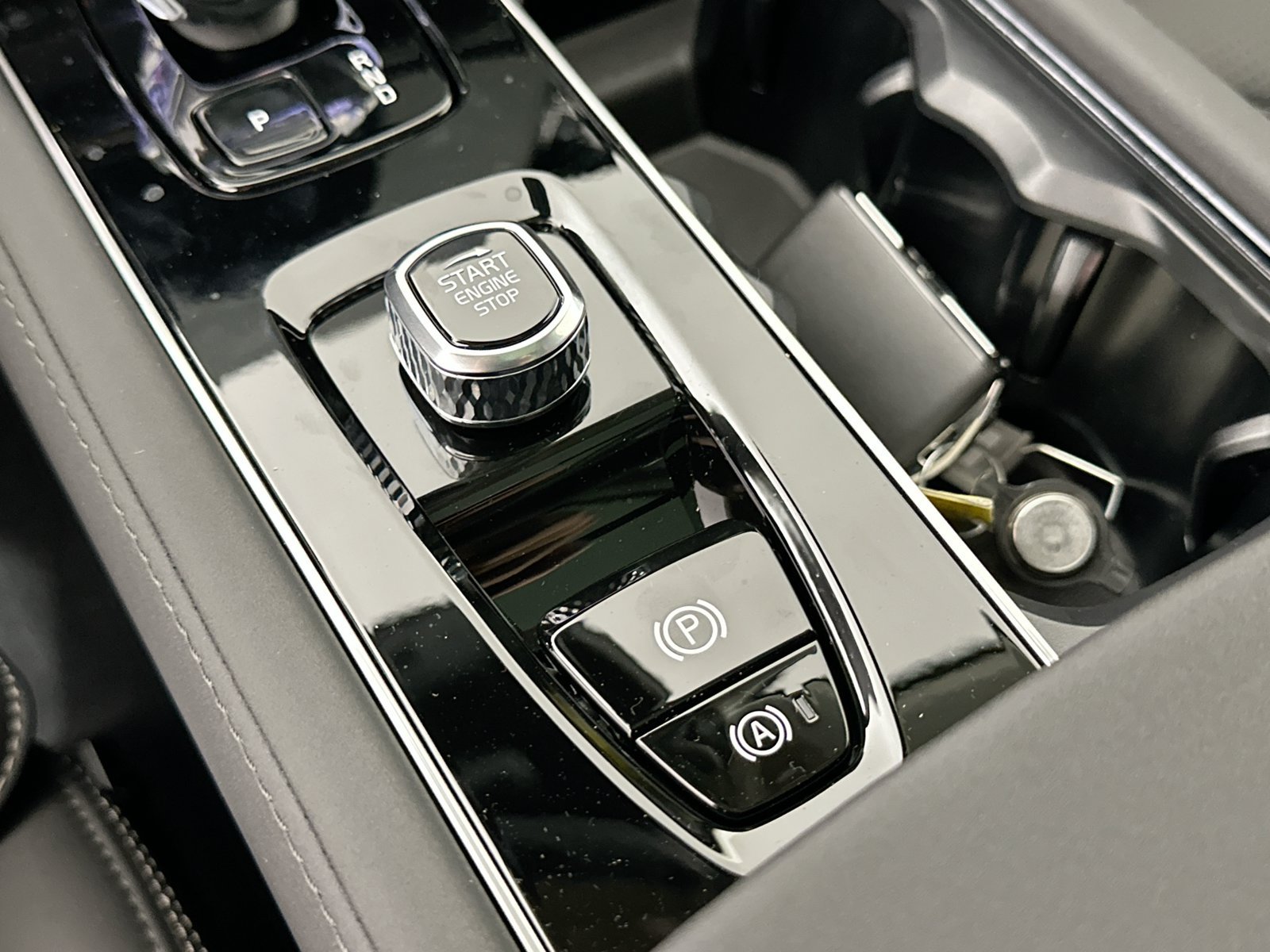 New 2027 Volvo XC90 B6 Ultra AWD/4WD image 28