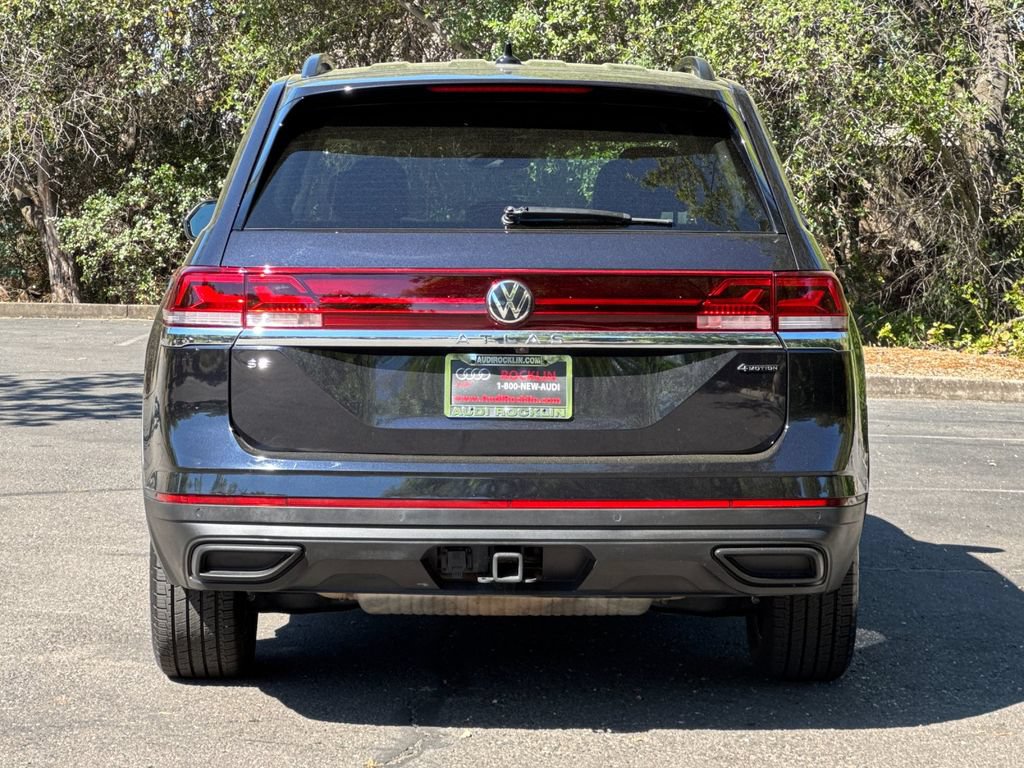 Used 2024 Volkswagen Atlas SE AWD/4WD image 6