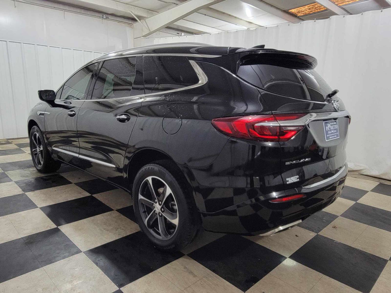 Used 2020 Buick Enclave Essence w/ Sport Touring Edition image 8