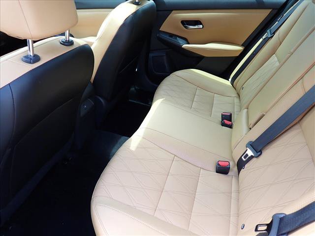 Used 2022 Nissan Sentra SV w/ SV Premium Package FWD image 8