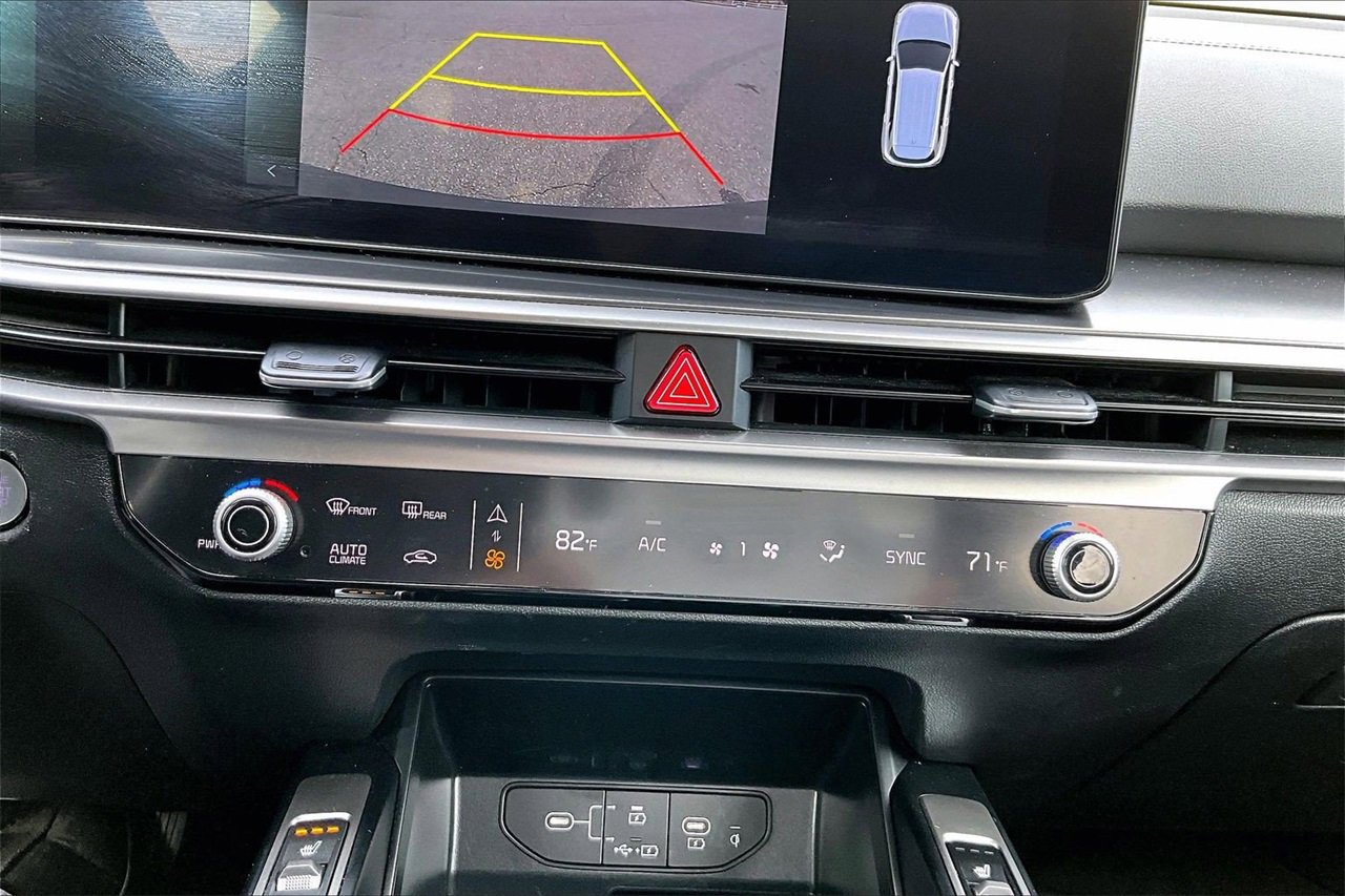 Used 2024 Kia Sorento S image 18