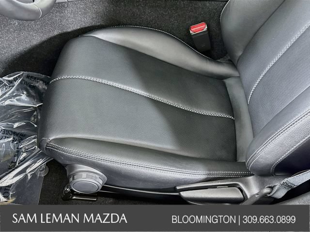 Used 2025 MAZDA MX-5 Miata RF Grand Touring w/ Weather Package RWD image 18