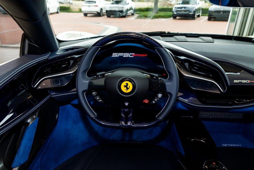 Used 2022 Ferrari SF90 Spider image 33