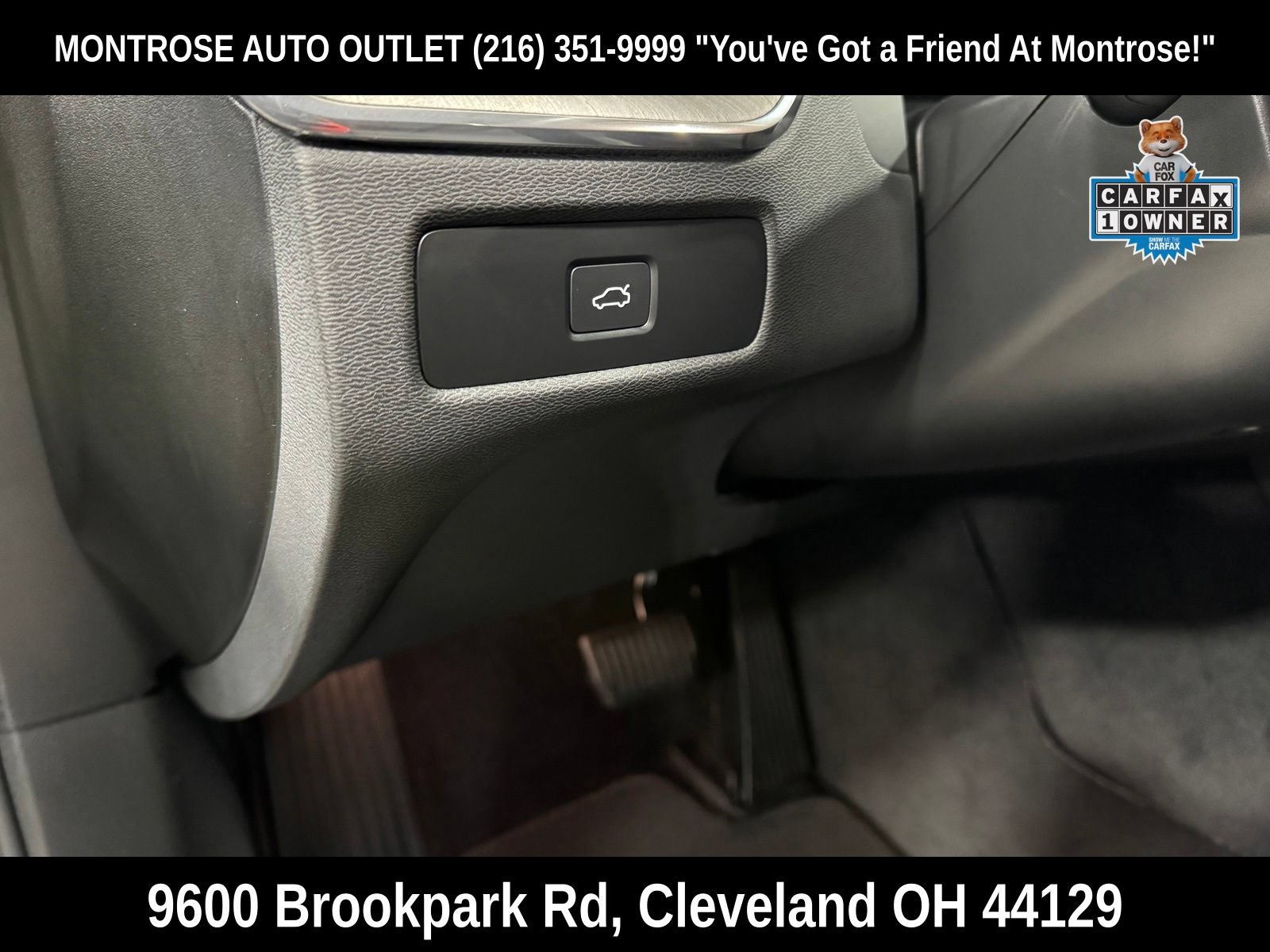 Certified 2025 Volvo XC60 B5 Plus w/ Climate Package AWD/4WD image 17