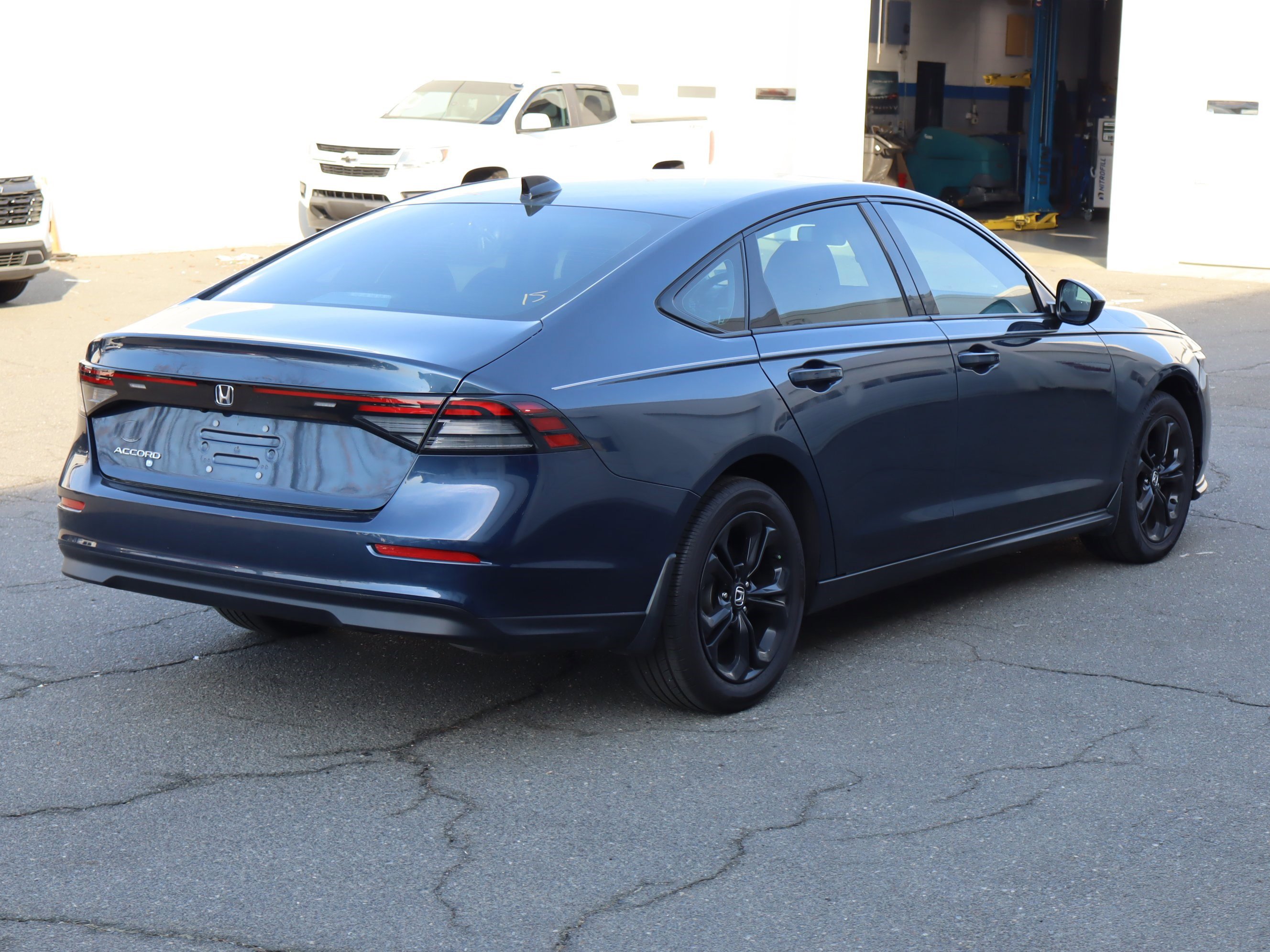 Used 2025 Honda Accord SE image 10